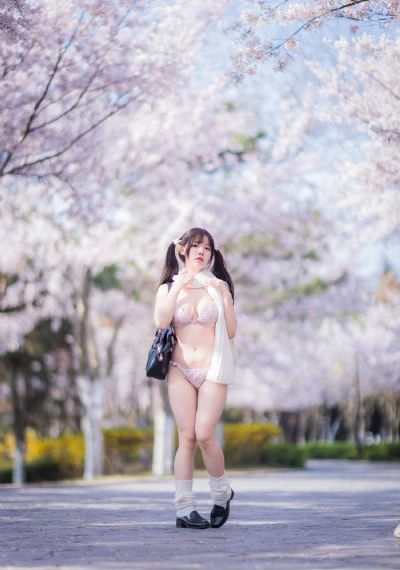 青青河边草免费观看