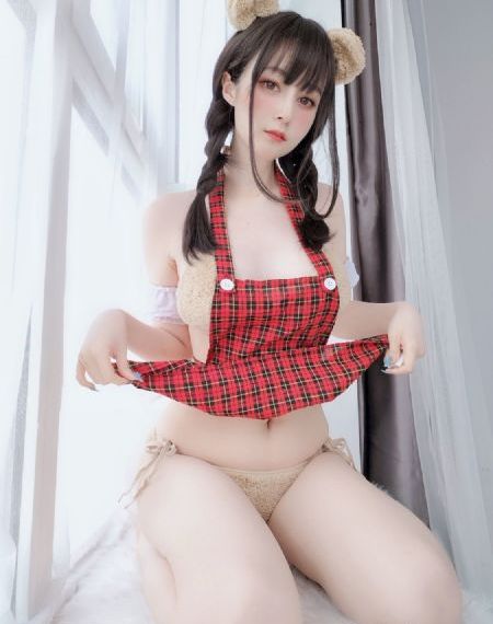 美国雪白人妖sarina
